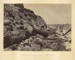 Außenansicht von Fort Sumpter von George N. Barnard
