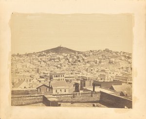 Blick die Stockton Street und Telegraph Hill hinunter, aufgenommen von der Ecke Stockton und Sacramento Streets