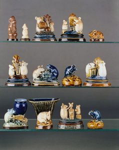 Eine Auswahl von Tierfiguren modelliert von George Tinworth von George Tinworth