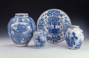 Eine Auswahl von Frankfurter Blau-Weiß-Keramiken im chinesischen Stil, ca. 1680-90