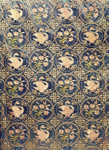 Detail eines Vorhangs, dekoriert mit Schwänen und Lilien