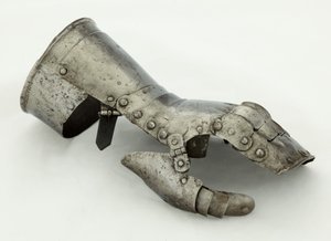 Linker Panzerhandschuh, ca. 1490-1510