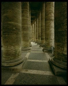 Blick in die Kolonnade von Gian Lorenzo Bernini