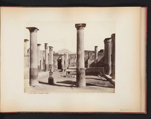 Ansicht der Ruine des Hauses von Marco Olconio in Pompeji, Italien von Giorgio Sommer (attributed to)