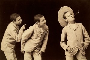 "Mehrfachfotografie". Fotografische Studie eines kleinen Jungen