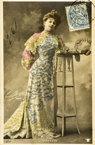Postkarte: Porträt von Arlette Dorgere/Nee Anna Mathilde Irma Jouve (1880 - 1965), Komikerin, Tänzerin und Sängerin