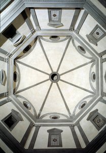 Ansicht der achteckigen Sakristei nach einem Entwurf von Giuliano da Sangallo (1445-1516) von Giuliano Giamberti da Sangallo