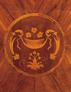 Detail von der Seite einer norditalienischen Tulpenholz-, Rosenholz-, Obstholz- und Marketerie-Kommode, ca. 1800
