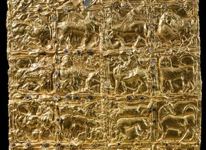 Folie mit geprägter Dekoration aus Delphi (Gold) (Detail) von Greek