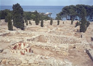 Griechische Ruinen des Hafens von Emporion von Greek