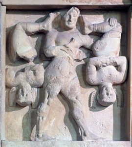 Magna Graecia: Metope mit Herakles und den Kerkopen, Steinrelief, 575-550 v. Chr. von Greek