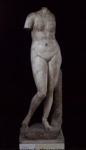 Aphrodite, stehend nackt, Alexandrinisch, ca. 336-30 v. Chr.