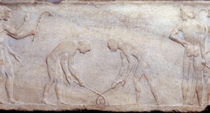 Kunst des antiken Griechenlands: Ballspiel mit Lacrosse (Prinzip des heutigen Hockeys). Flachreliefskulptur. Athen, Archäologisches Museum von Greek
