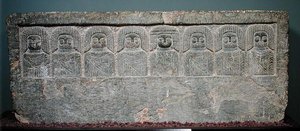Stele mit acht libyschen Gottheiten, aus Borj Helal, 2.-1. Jahrhundert v. Chr.