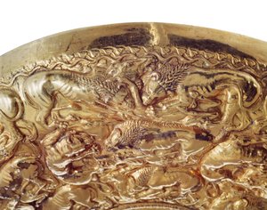 Libationsschale mit geprägten Verzierungen in Form von Löwen und Panthern (Gold) von Greek School