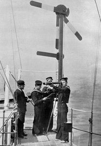 Signalgebung mit Semaphor an Bord der HMS Camperdown von Gregory and Co