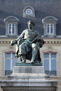 Statue von Alexandre Dumas (1802-1870), französischer Schriftsteller, Autor der Drei Musketiere und des Grafen von Monte Cristo (Monte Cristo), Bronzeskulptur von Gustave Doré (1832-1883). Fotografie, KIM Youngtae, Paris.
