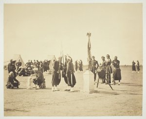 Die gehisste Flagge des Zouaven-Regiments, Camp de Châlons, 1857 von Gustave Le Gray