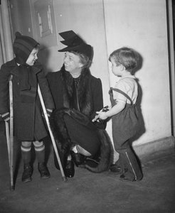 First Lady Eleanor Roosevelt besucht Kinderkrankenhaus, Washington DC, USA, Januar 1939