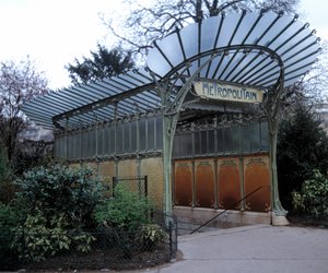 Ein Mund einer Metrostation von Hector Guimard, Paris von Hector Guimard
