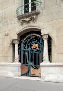 Eingangstür des Castel Beranger, im Jugendstil, erbaut zwischen 1895 und 1898 im 16. Arrondissement in Paris (Foto) von Hector Guimard