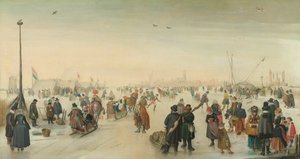Genießen des Eises in der Nähe einer Stadt