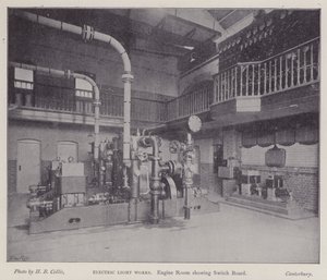 Maschinenraum mit Schalttafel, Elektrizitätswerk, Canterbury, Kent (s/w Foto) von Henry Beauchamp Collis