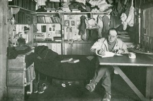 Kapitän Scott schreibt in sein Tagebuch von Herbert Ponting
