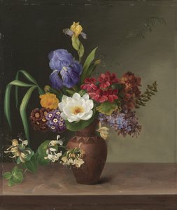 Vase im griechischen Stil mit Iris, Flieder und Geißblatt von Hermania Neergaard