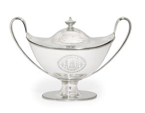 George III Suppenterrine und Deckel, 1787 von Hester Bateman
