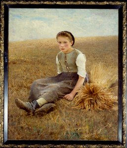 Ein kleiner schwedischer Bauer, der auf Heu sitzt von Hugo Salmson