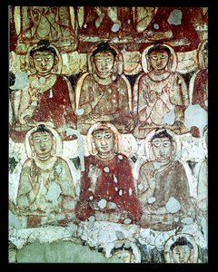 Eine Vielzahl sitzender Buddhas, Detail, aus dem Inneren der Höhle 2 von Indian School