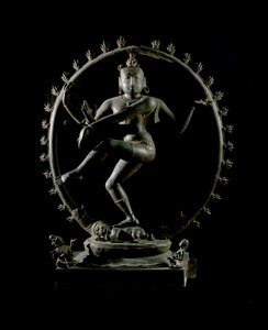 Hinduismus: Darstellung des Gottes Shiva Nataraja, Gott des Tanzes. Bronzeskulptur 12. Jahrhundert. Kolkata, Indian Museum von Indian School