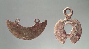 Zwei Rasiermesser, vom Hallstatt-Friedhof (Bronze)