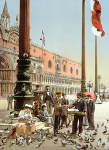 Taubenfütterung auf dem Markusplatz, Venedig von Italian Photographer