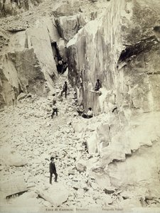 Gruppe von Steinbrechern bei der Arbeit in einem der Steinbrüche von Ravaccione, ca. 1890-1900 von Italian Photographer