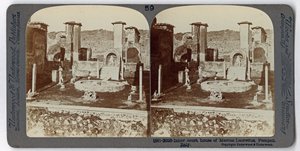 Das Haus des Marcus Lucretius, Pompeji, aus der Underwood Travel Library, 1895 von Italian Photographer
