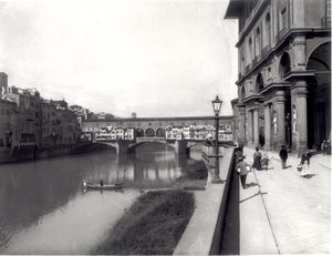 Ponte Vecchio und die Fassade der Uffizien