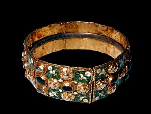 Lombardische Kunst: Eiserne Krone der Lombardei aus Gold, Eisen, Emaille und Edelsteinen von Italian School