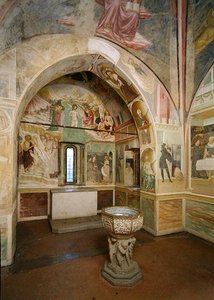 Innenraum des Baptisteriums mit Fresko, das Szenen aus dem Leben des Heiligen Johannes darstellt, von Tommaso Masolino da Panicale (1383-ca.1447)