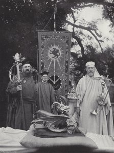 Das walisische Eisteddfod, Insignien und Beamte von J. Benjamin Stone