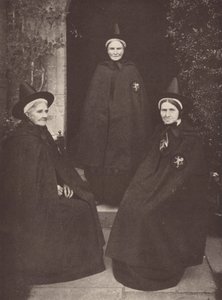 Die Almosenfrauen in Castle Acre in ihrer interessanten Tracht von J. Benjamin Stone