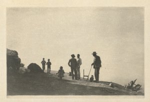 Gruppe auf einer Hügelstraße - Granada von J. Craig Annan