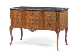 Späte Louis XV Kommode, drittes Viertel des 18. Jahrhunderts von Jacques Birckle
