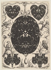 Ovales Anhänger dekoriert mit Schweifwerk, umgeben von kleineren Motiven und vier Vögeln, ca. 1614-19 von Jacques Hurtu