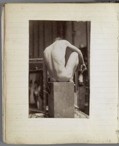 Studie eines männlichen Aktmodells, sitzend und von hinten gesehen, im Atelier von Jacques de Lalaing von Jacques Lalaing (attributed to)