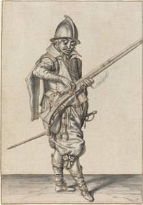 Elegant gekleideter Soldat, der sich darauf vorbereitet, sein Kaliber abzufeuern