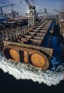 Ein Abschnitt eines Tunnelrohrs für BART, Bay Area Rapid Transit Massenverkehrssystem, flo... von James L Stanfield