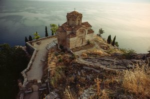 Die Region Ohrid ist ein Weltkulturerbe. Kirche des Heiligen Johannes Kaneo, Ohridsee, Jugoslawien. von James L Stanfield