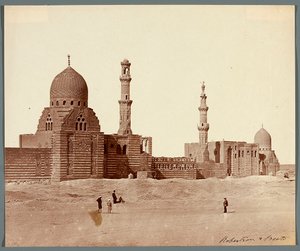 Ägypten. Kairo. Zwei religiöse Grabkomplexe in der nördlichen Nekropole: des mamlukischen Sultans Inal (Mitte des XV. Jh.) [rechts] und des mamlukischen Emirs Kurkumas (Anfang des XVI. Jh.) [links] von James Robertson